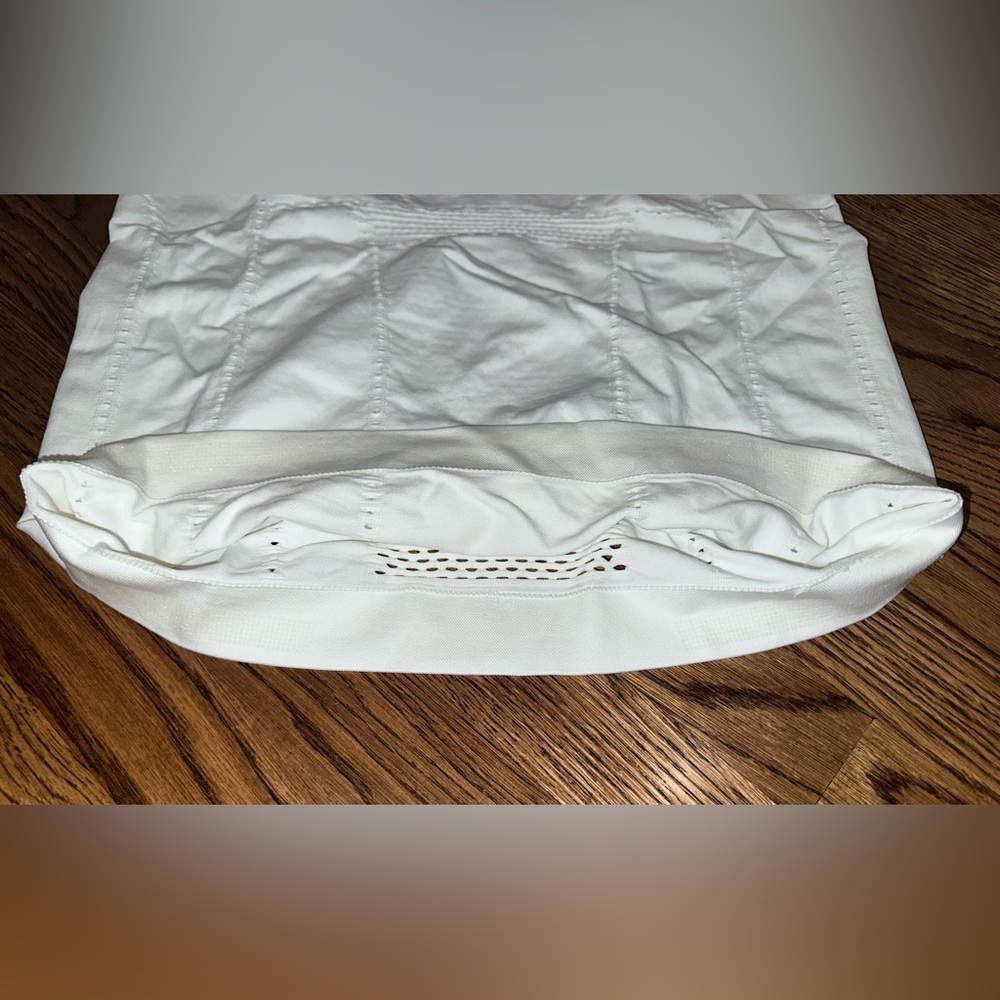 NWT - ATHLETA Diamond Mesh Trophy Tee - Bright White - Size Large (L) - Picture 9 of 10